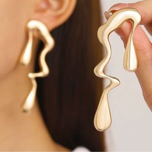 NWT ✨ Gold-Toned Organic Drop Statement Earrings ✨